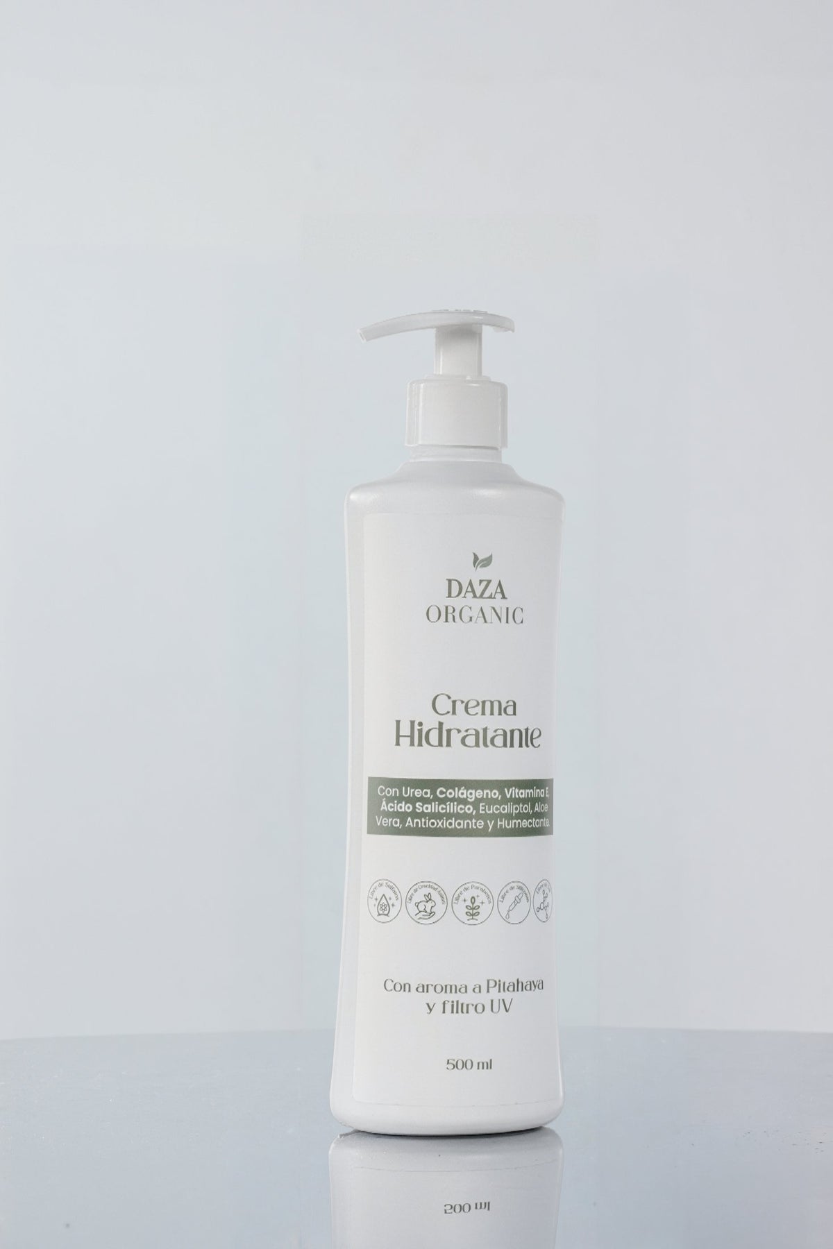 Crema Hidratante de Daza Organic de 500 ml con aroma a pitahaya y filtro UV, en frasco con bomba dosificadora sobre fondo gris claro.